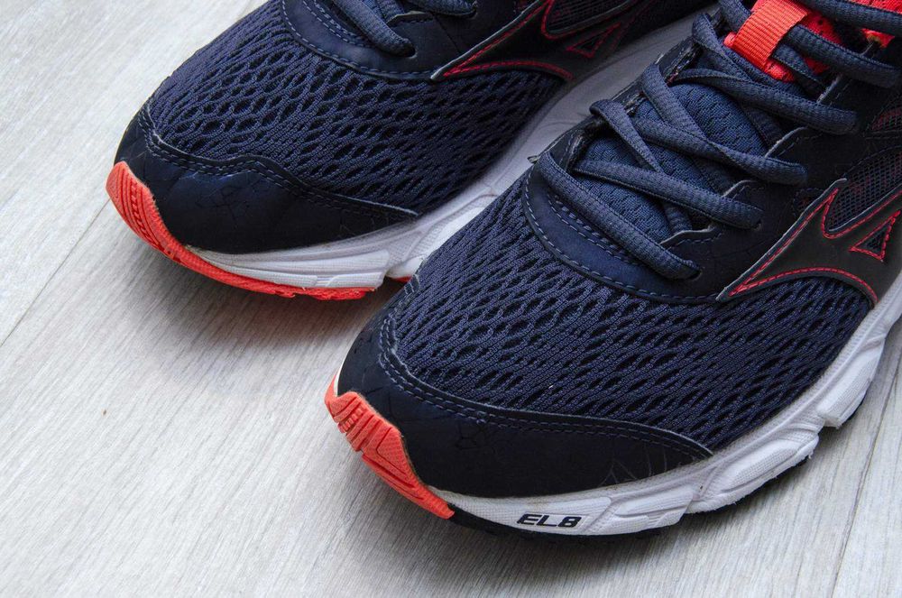 Кросівки Mizuno Wave Equate 2. Устілка 25,5 см