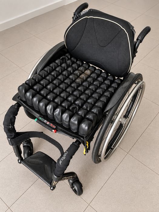 Cadeira de Rodas Ativa PROGEO Joker Carbon 2022 – Fibra de Carbono