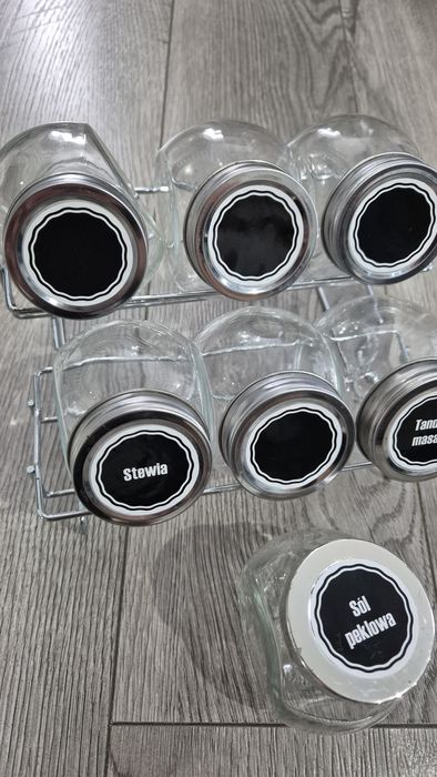 Stojak ze słoiczkami naklejki nowoczesny 7 słoików na przyprawy