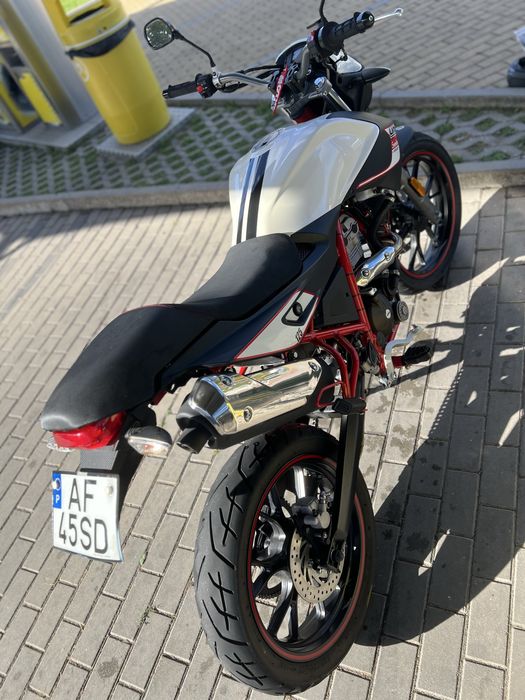 Vendo ou troco UM Scrambler Renegade Sport 125