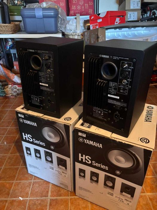 Par de Monitores Yamaha HS7