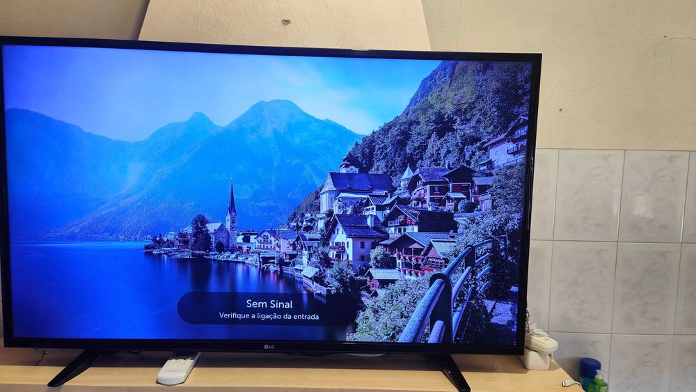 TV LG 49” 4K UHD com HDR Pro em perfeito estado