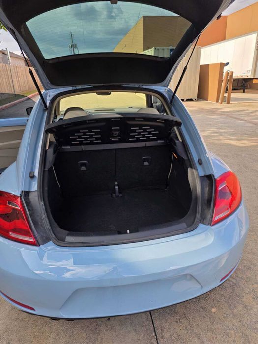 Volkswagen Beetle      2015