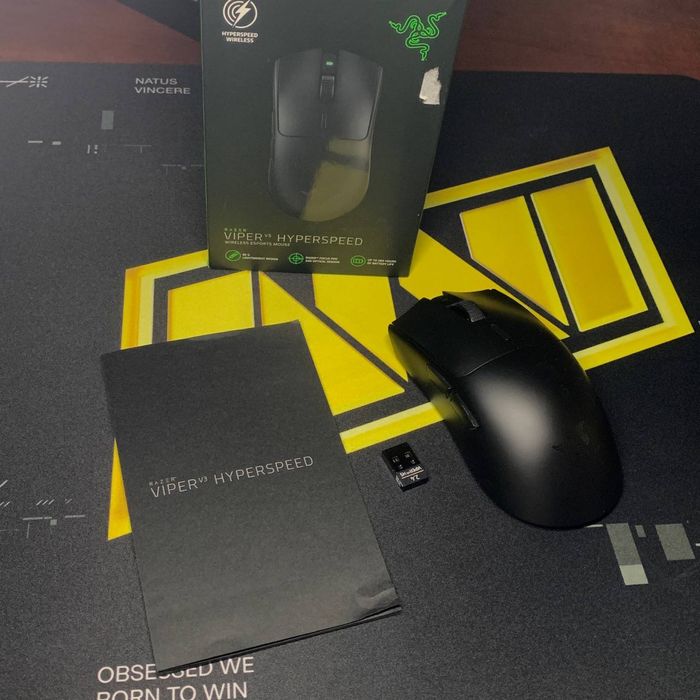 Продам мышку Razer viper  v3 hyperspeed  оригинал