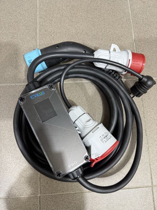 Зарядний пристрій для електромобіля на три фази 11 KWT від  Eveus
