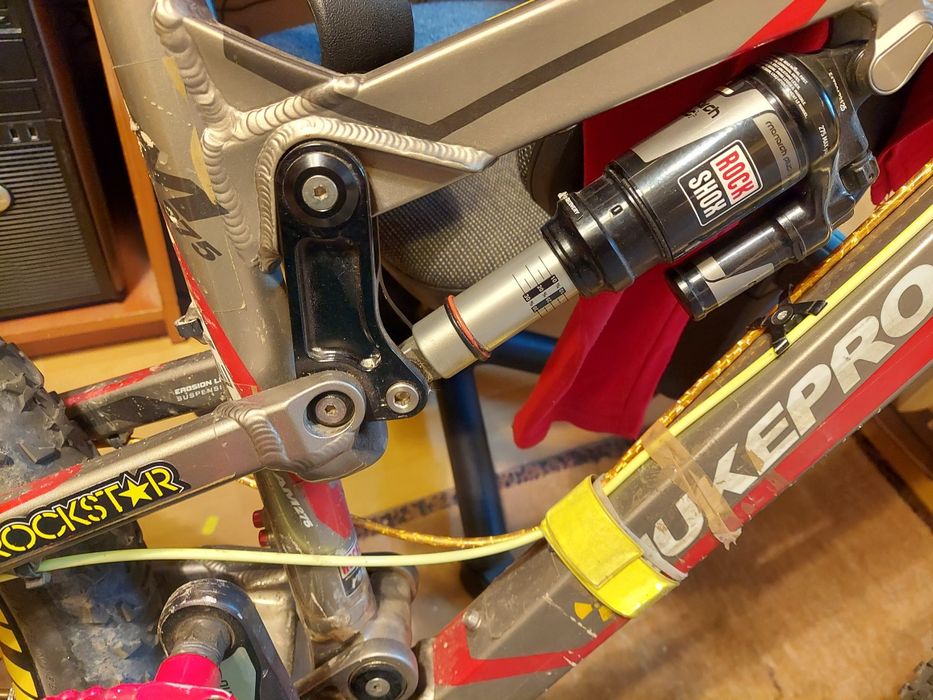 Nukeproof am 275 crossmax  hope pro 4