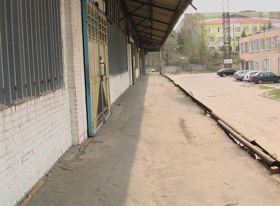 Продається прирейковий магазин склад