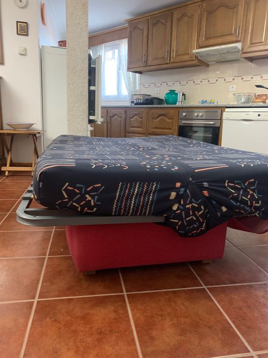 Sofá cama com arrumaçao