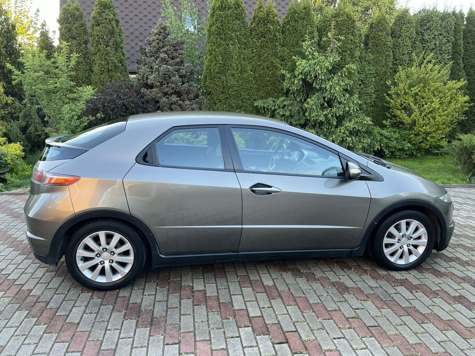 Honda Civic Honda CIVIC UFO 1,8 LPG nowa butla, w pełni sprawny, w ciągłym użytku.