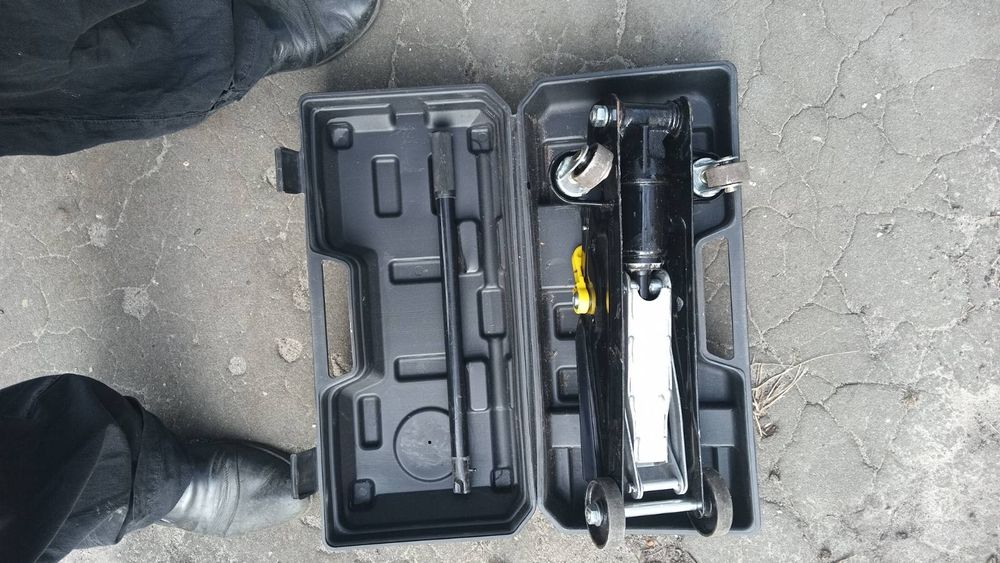 Домкрат підкатний гідравлічний 2т