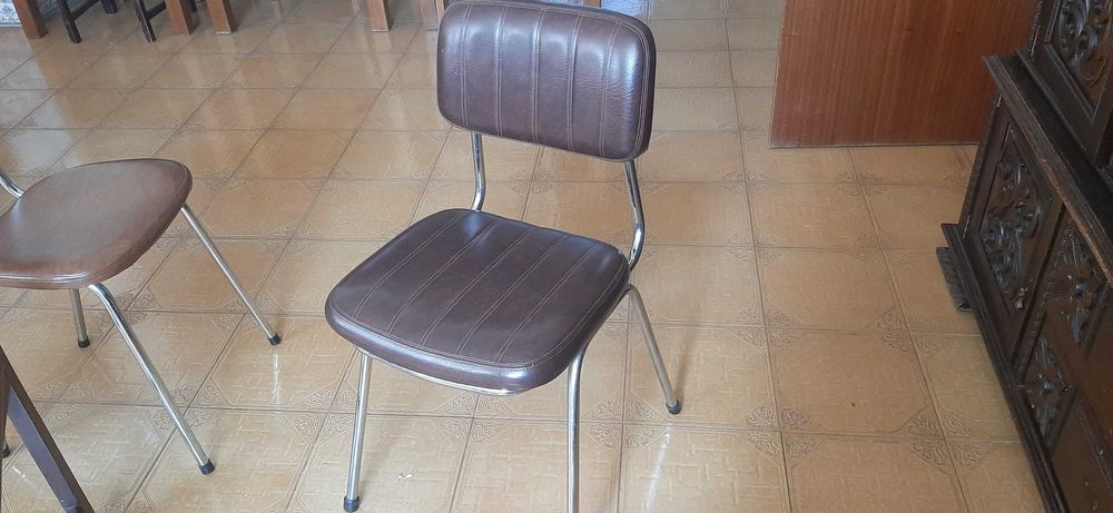 Cadeiras de refeitório