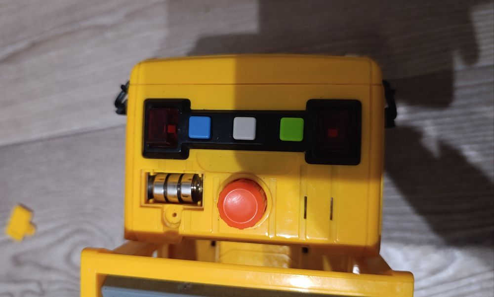 Машинка-евакуатор інерційна