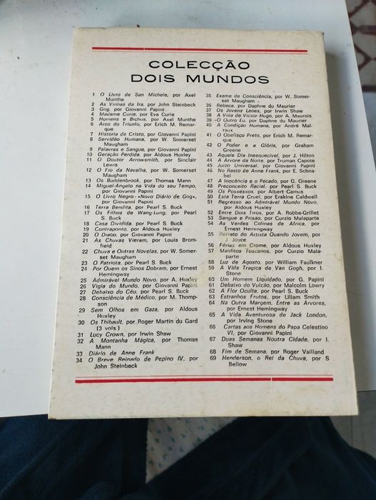 Livro "Uma Luz ao Escurecer"