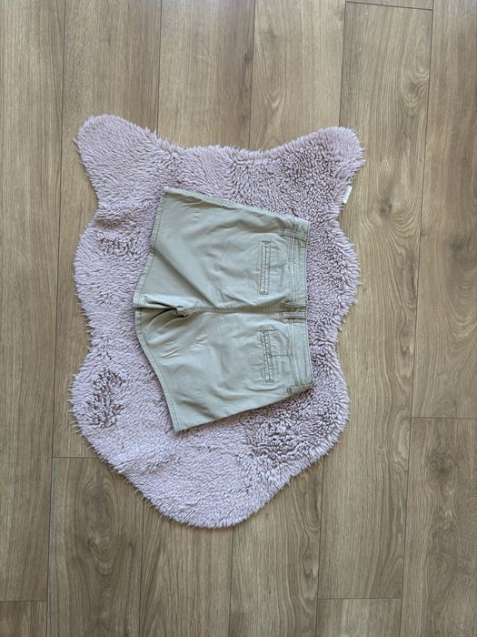 Beżowe spodenki Abercrombie