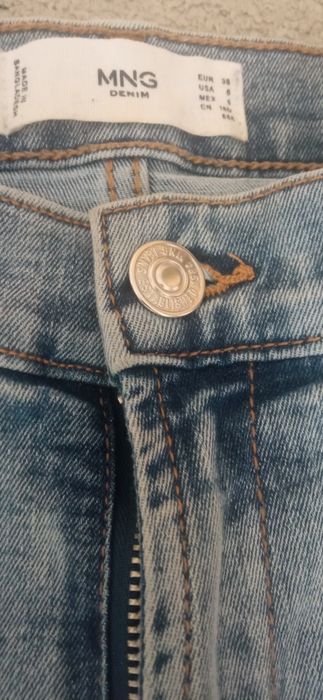 Spodnie jeans mango