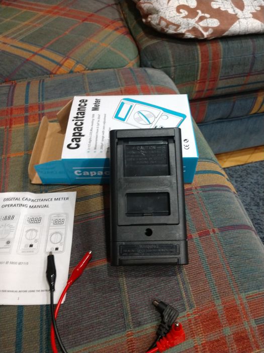 Вимірювач ємності CM7115A .