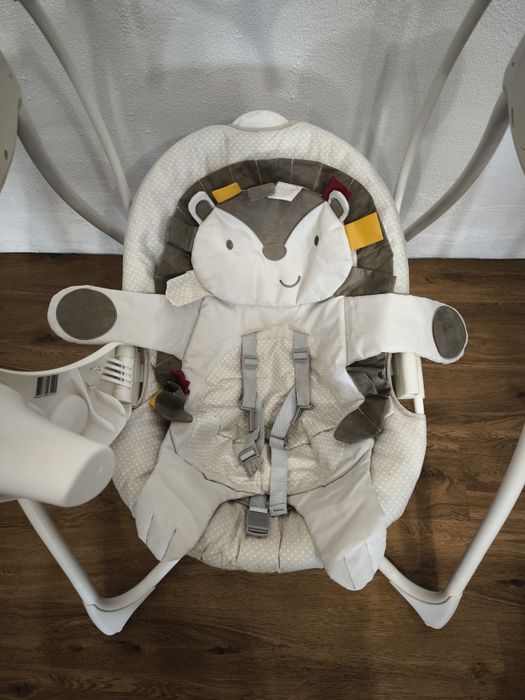 Cadeira de baloiço/espreguiçadeira para bebé 
Marca: Graco
Possui 6