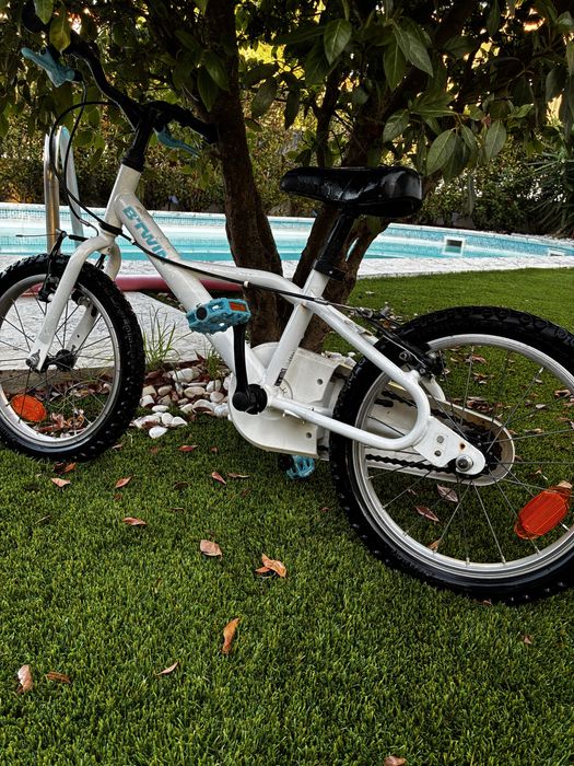 Bicicleta criança B’Twin roda 16” – Bom estado