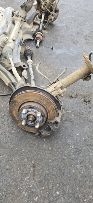 Zwrotnica zaciski Mcperson Toyota Yaris II 1,3