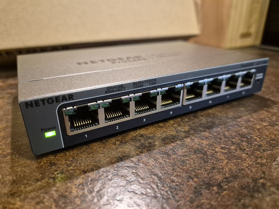 Switch Netgear GS108E