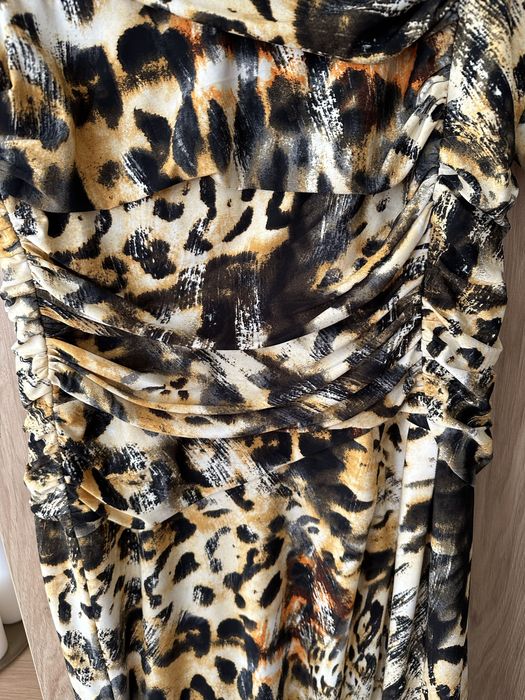 Super modna sukienka w rozmiarze 46