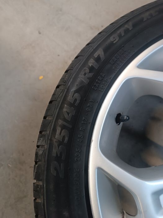 James Ford Mondeo ( 2008 )  235/45R17