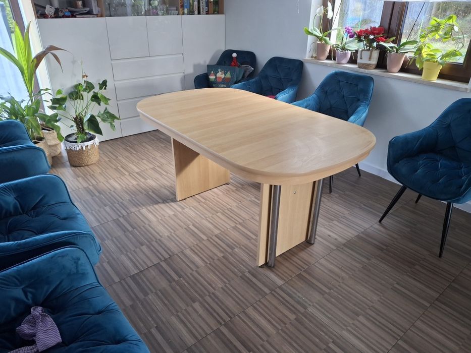 Stół skladany na 12 osób