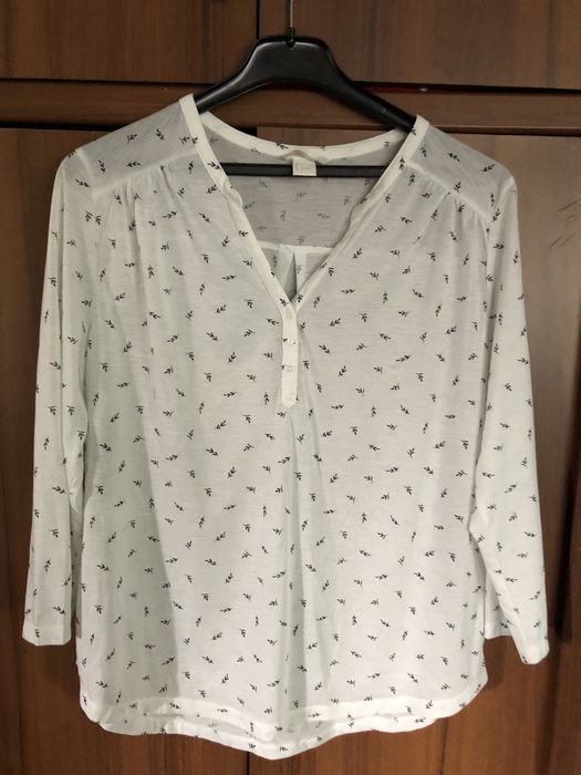 bluzka koszulowa H&M jasna elegancka basic na codzień w liście