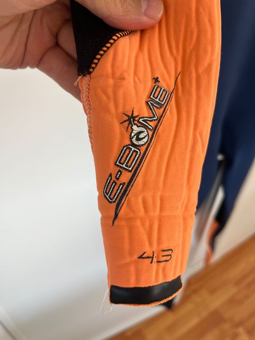 Fato de Surf RIP CURL E-BOMB 4.3 LT Bom estado