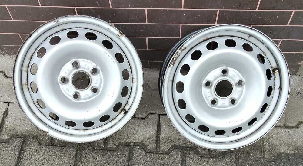 Felga stalowa VW GolfV/Caddy 15cali rozstaw 5x112 ET47 orginał 1 szt