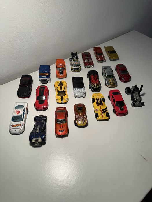Lote 20 Miniaturas Hot Wheels