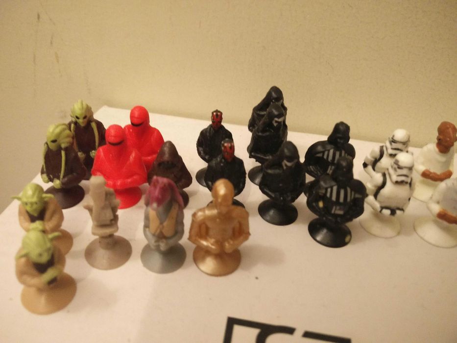 60 Bonecos da Star Wars e da Marvel