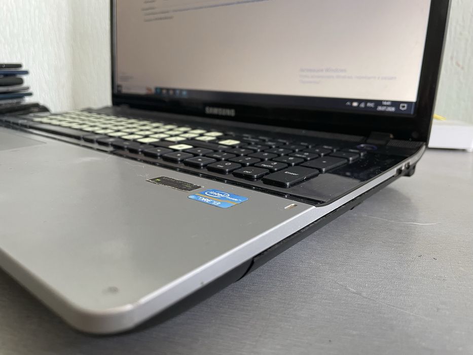 Ноутбук Samsung NP300E7Z