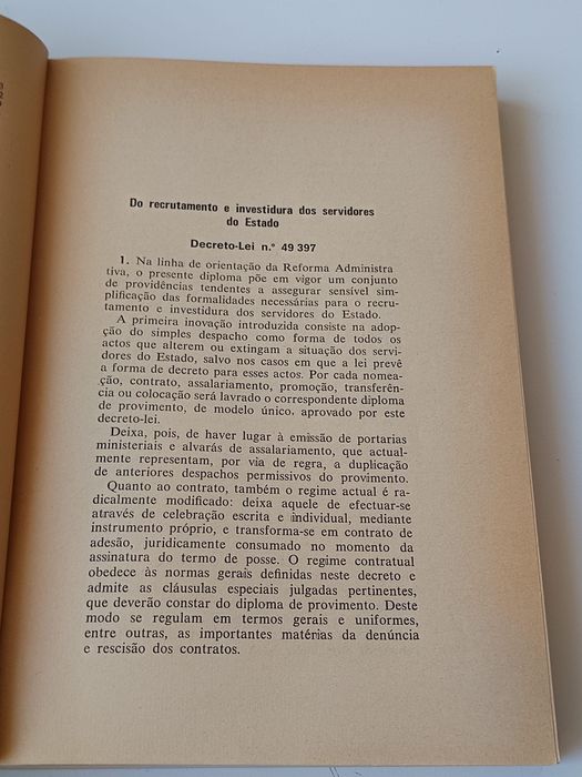 Funcionários civis (1974)