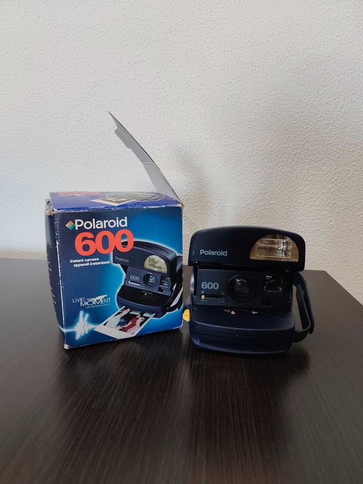 Máquina Fotográfica Polaroid  600