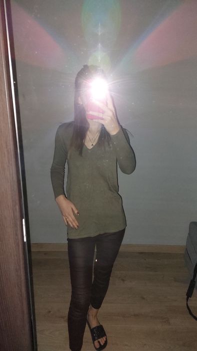 Sweterek zielony oliwkowy dłuższy Mohito