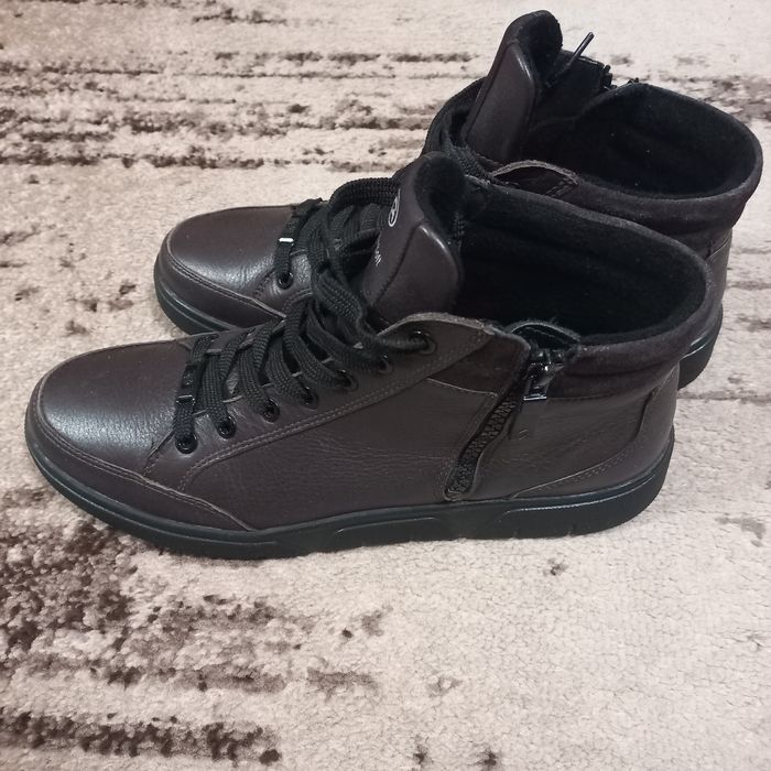 Женские  ботинки, кроссовки  43  р