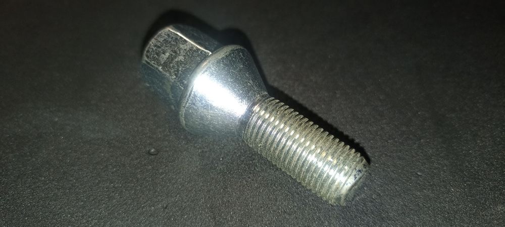 Болты колесные М12, М14