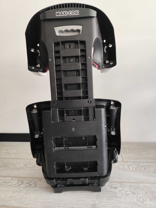 Fotelik samochodowy Maxi Cosi Rodi AirProtect 15-36 kg czarny czysty