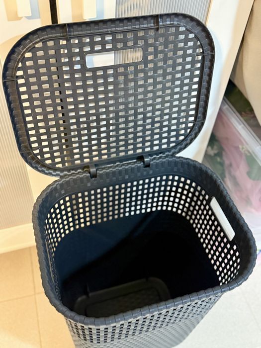 Cesto de plastico para roupa