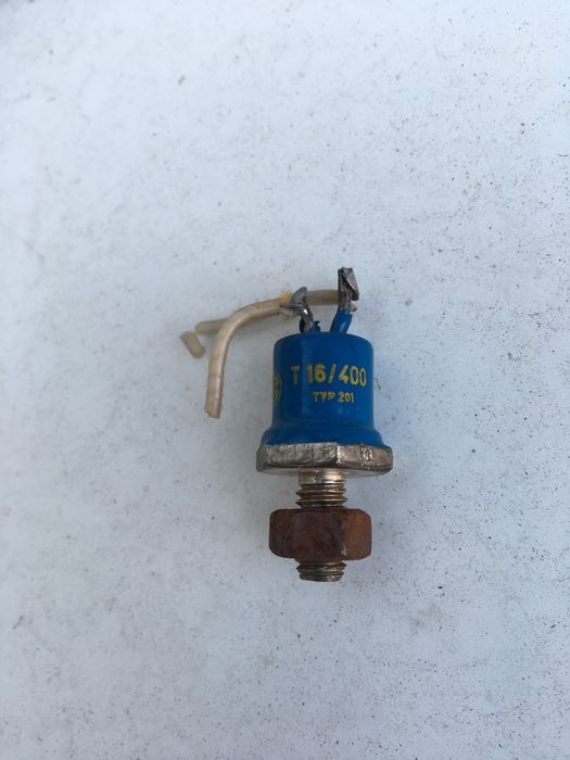 Диод, тиристор, резистор,тумблер.