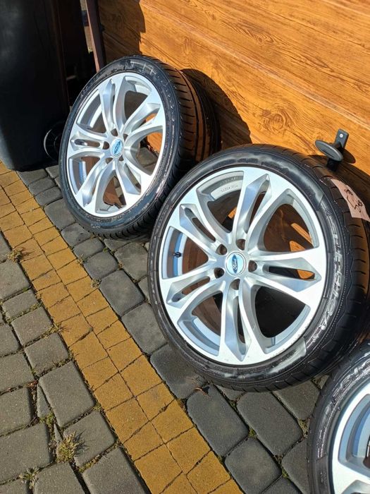 Alufelgi 18 Ford Focus używane rozstaw 5 x 108 z Oponami Letnimi