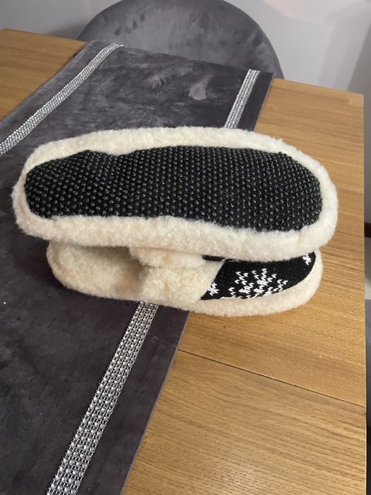 Pantofle wełniane nowe