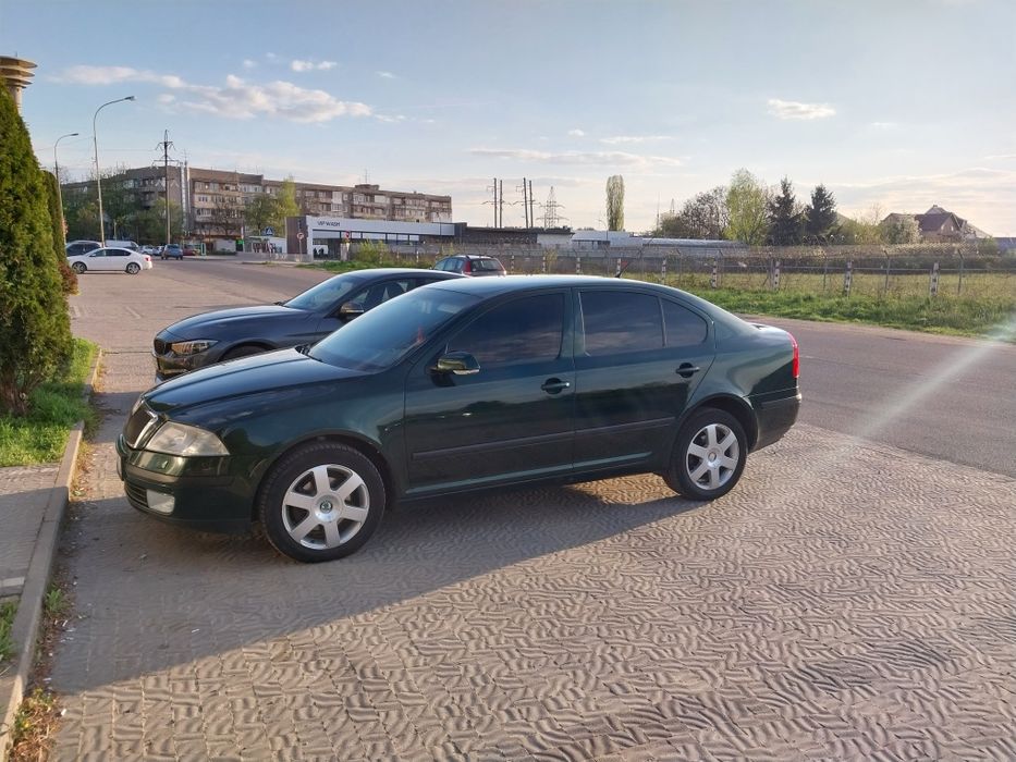 Машина у горпому стані усе зроблено по ходові і двигун