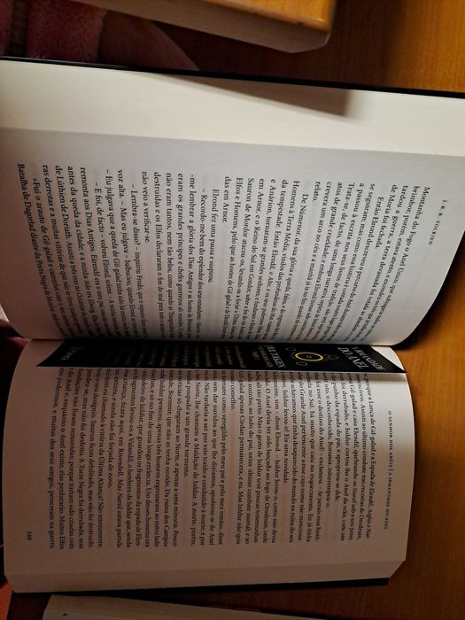 Livros "O Hobbit" e "A Irmandade do Anel" (Senhor dos Anéis, parte I)