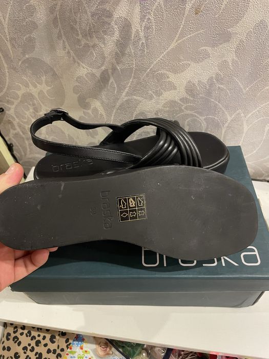 Новые женские босоножки bershka