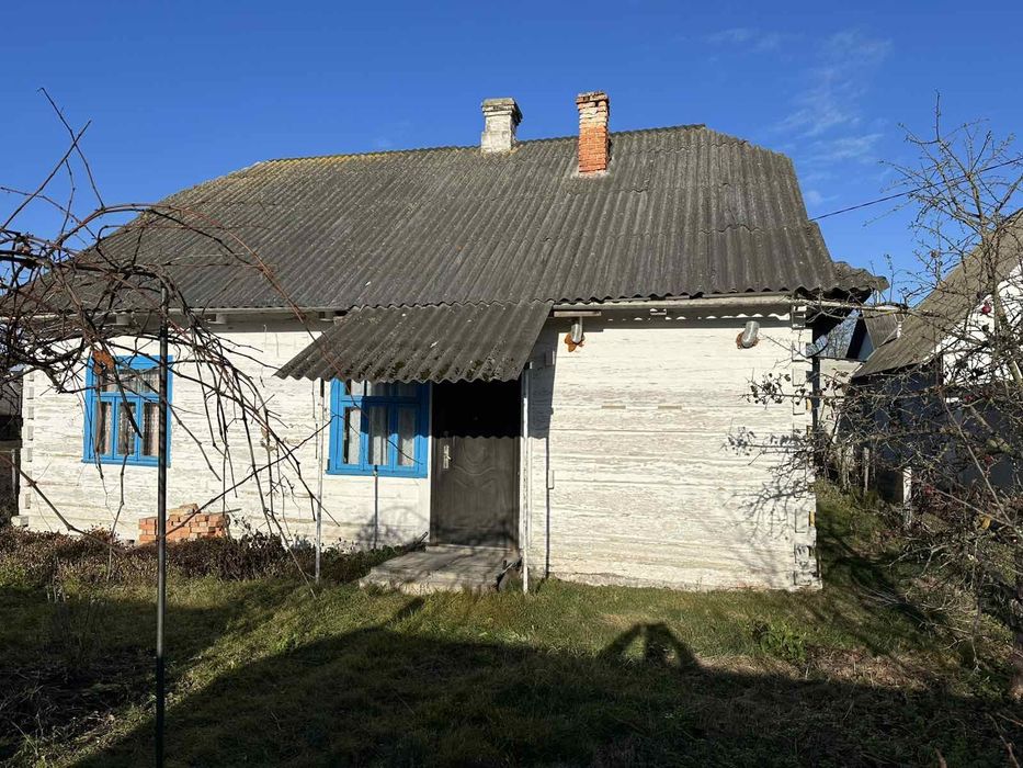 Будинок не новий, дерев'яний