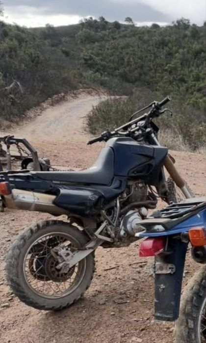 Vendo em peças yamaha xt600e