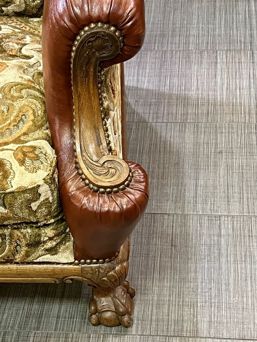 Крісла 2 шт. на левових лапах. Бельгія