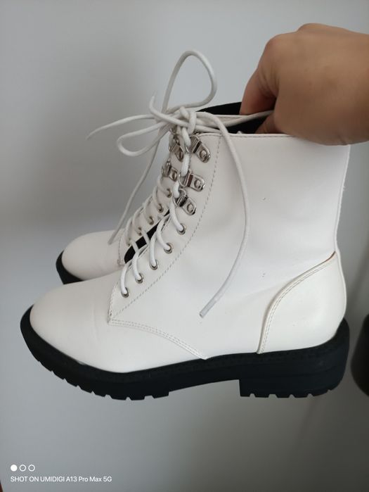 Buty botki białe workery  39 Dorothy Perkins